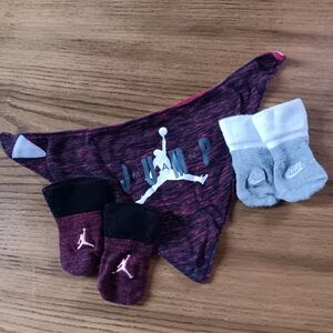 Bib and small booties